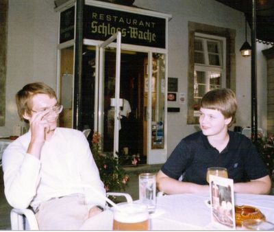 August 1986 (19 Jahre; zwischen Abitur und
      Bundeswehr) mit meiner Schwester in Detmold